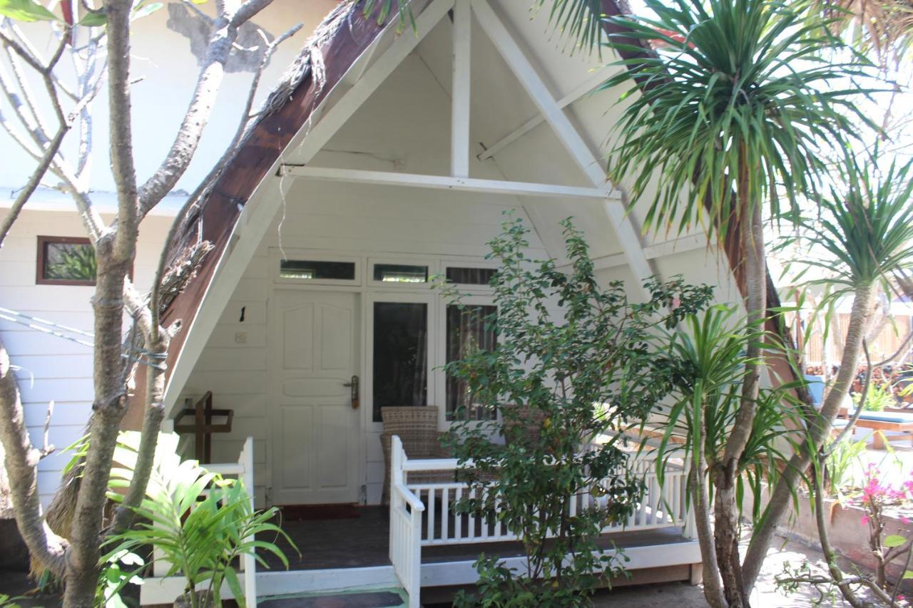 Coral Beach Seaside Gili Trawangan Exterior photo