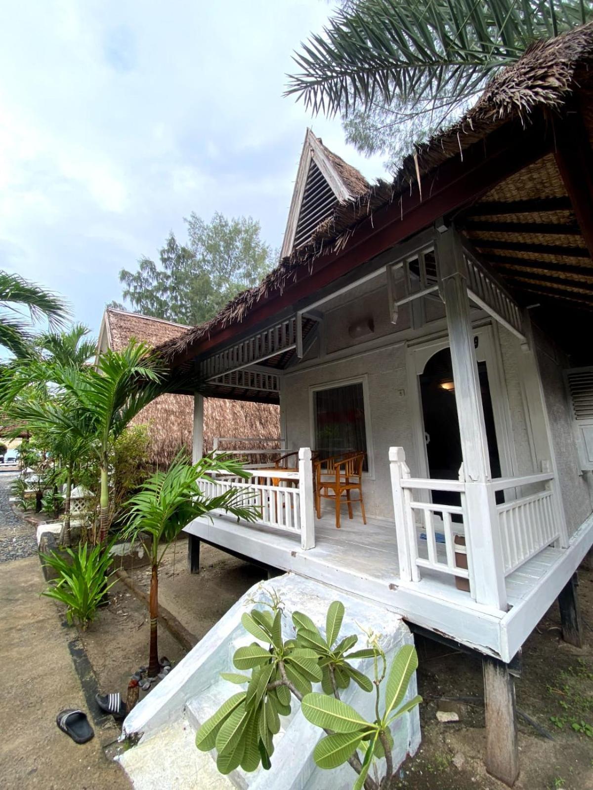 Coral Beach Seaside Gili Trawangan Exterior photo